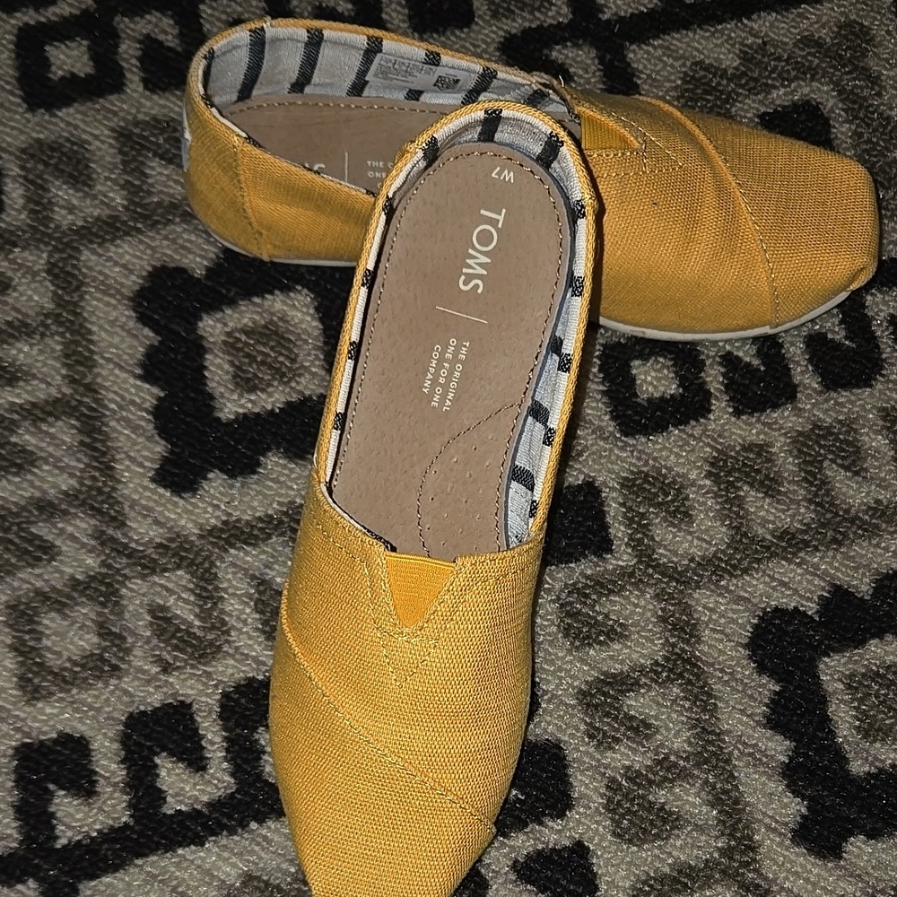TOMS Women's Yellow Slip-On Shoes
